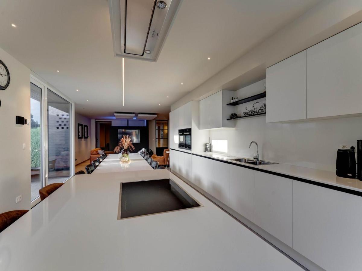 Lovely Holiday Home In Roesbrugge With Sauna And Bubble Bath ภายนอก รูปภาพ